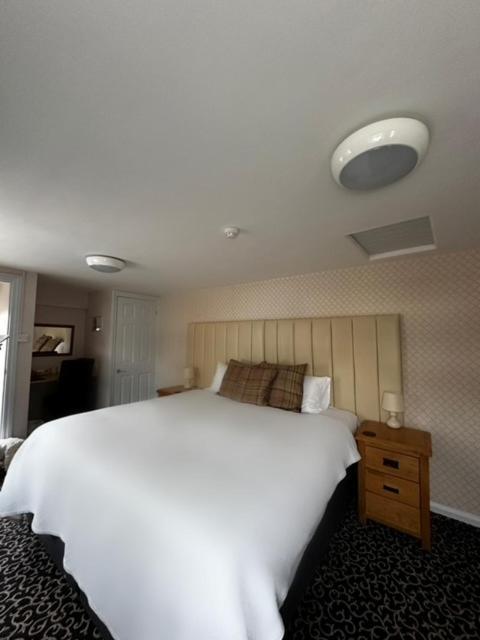The Ilchester Arms Hotel, Ilchester Somerset Екстериор снимка