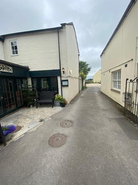 The Ilchester Arms Hotel, Ilchester Somerset Екстериор снимка